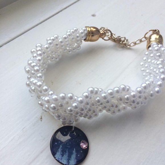 Bracelets - Picture 2 of 5